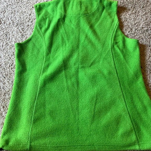 Cabela's Green Fleece Vest with Stand-Up Collar - Picture 3 of 4